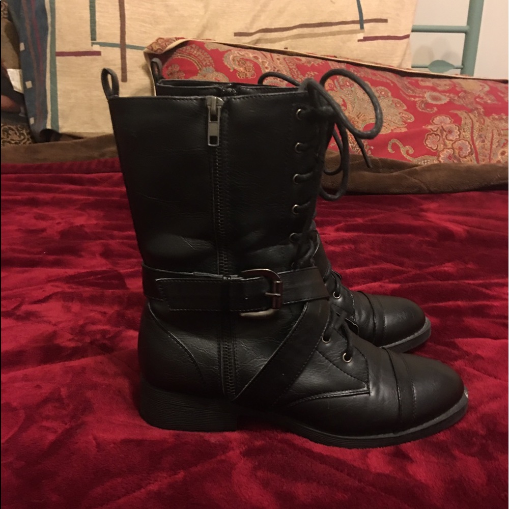 Shoes - Picture 2 of 5